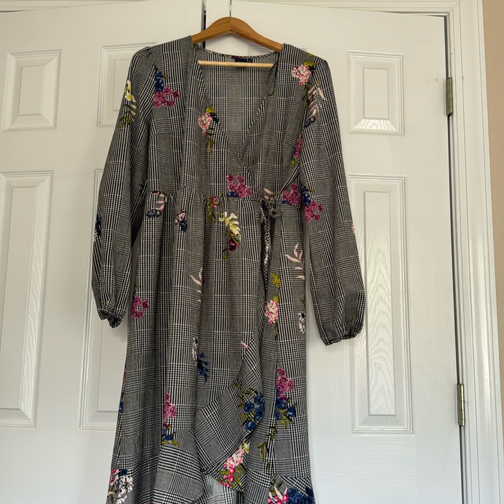 Kaari Blue Houndstooth and Floral Wrap Midi Dress
